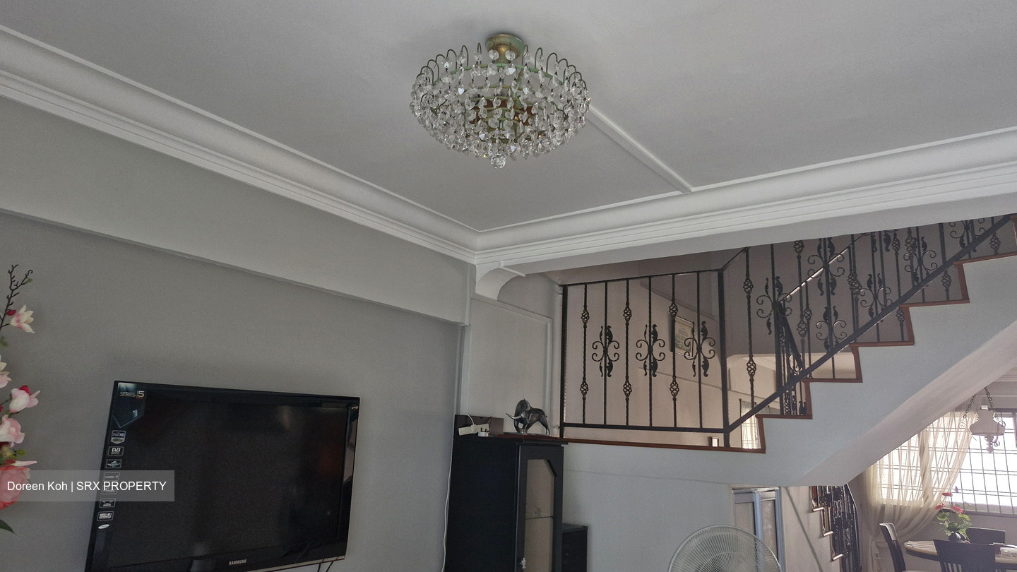 Blk 221 Bukit Batok East Avenue 3 (Bukit Batok), HDB Executive #505871971